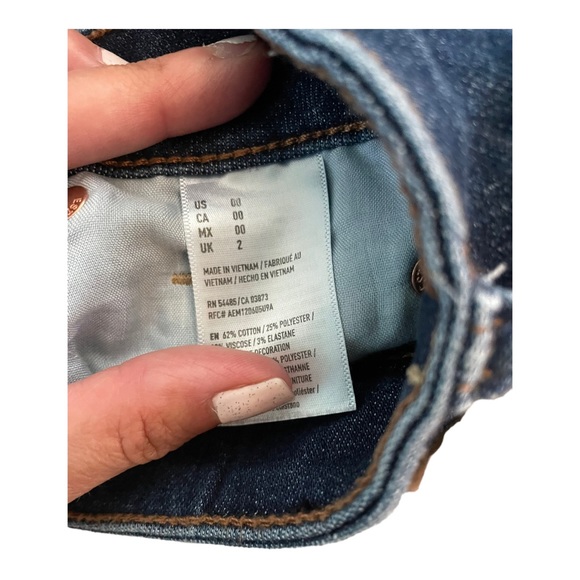 Women's American Eagle Next Level Stretch Frayed Denim Skirt Size 00 - Picture 3 of 5